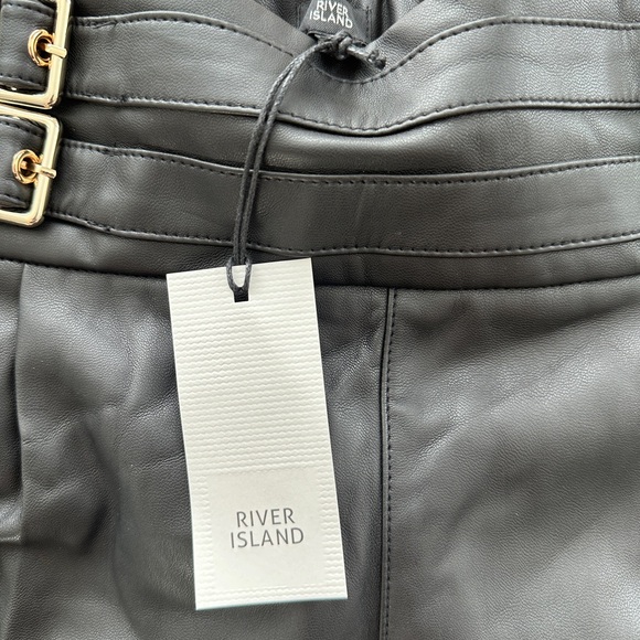 Black Faux Leather Paper Bag Shorts size 16 - Picture 2 of 2